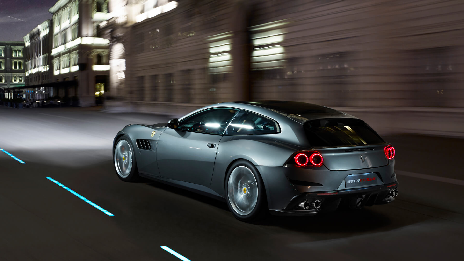 法拉利GTC4Lusso - Ferrari.com