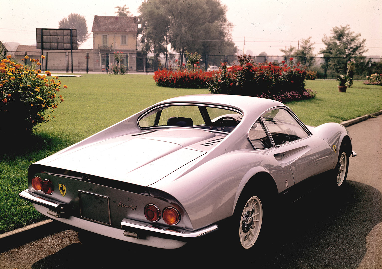 Ferrari Dino 206 GT (1967) - Ferrari.com