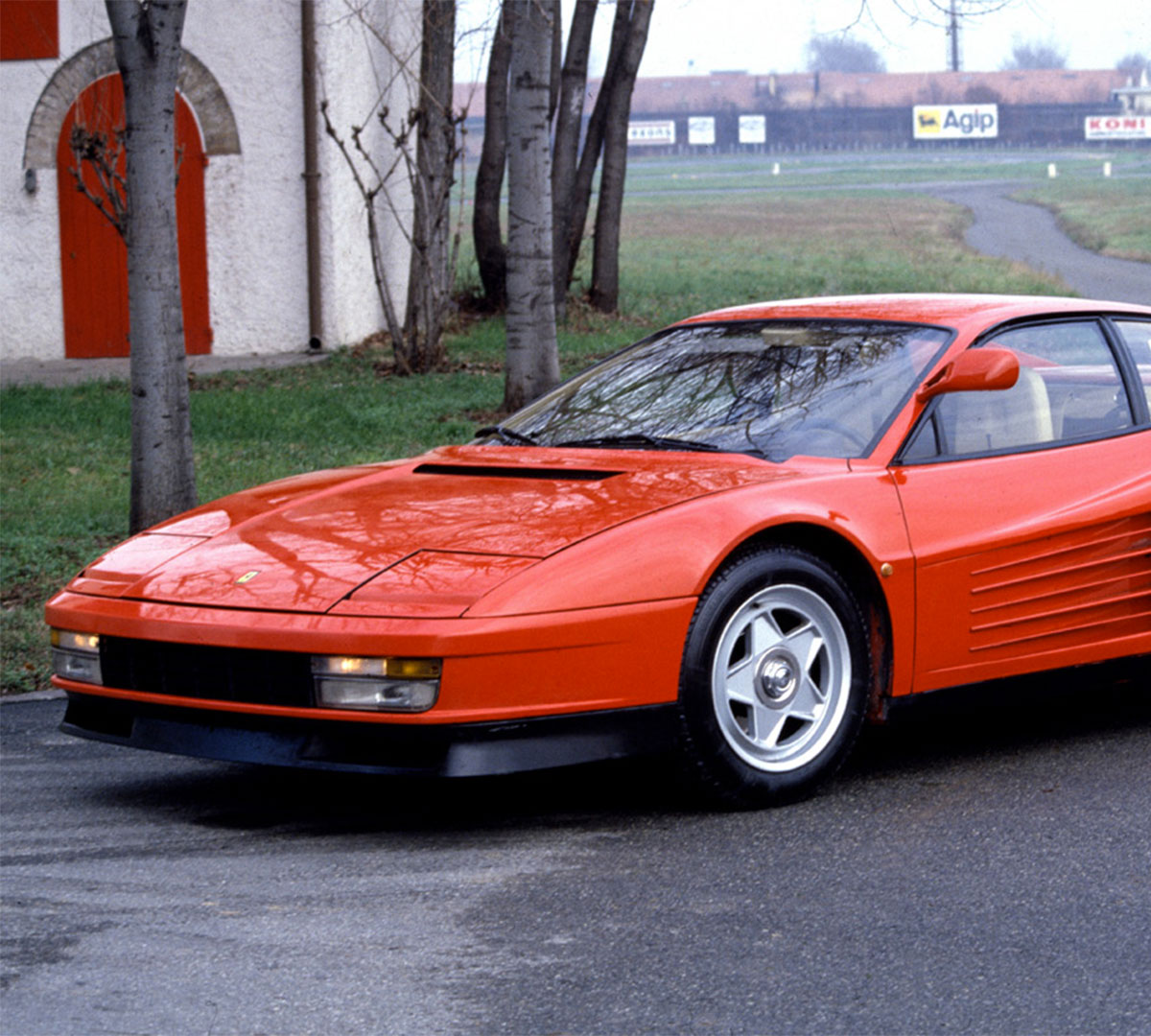 Ferrari Testarossa-engine-focus