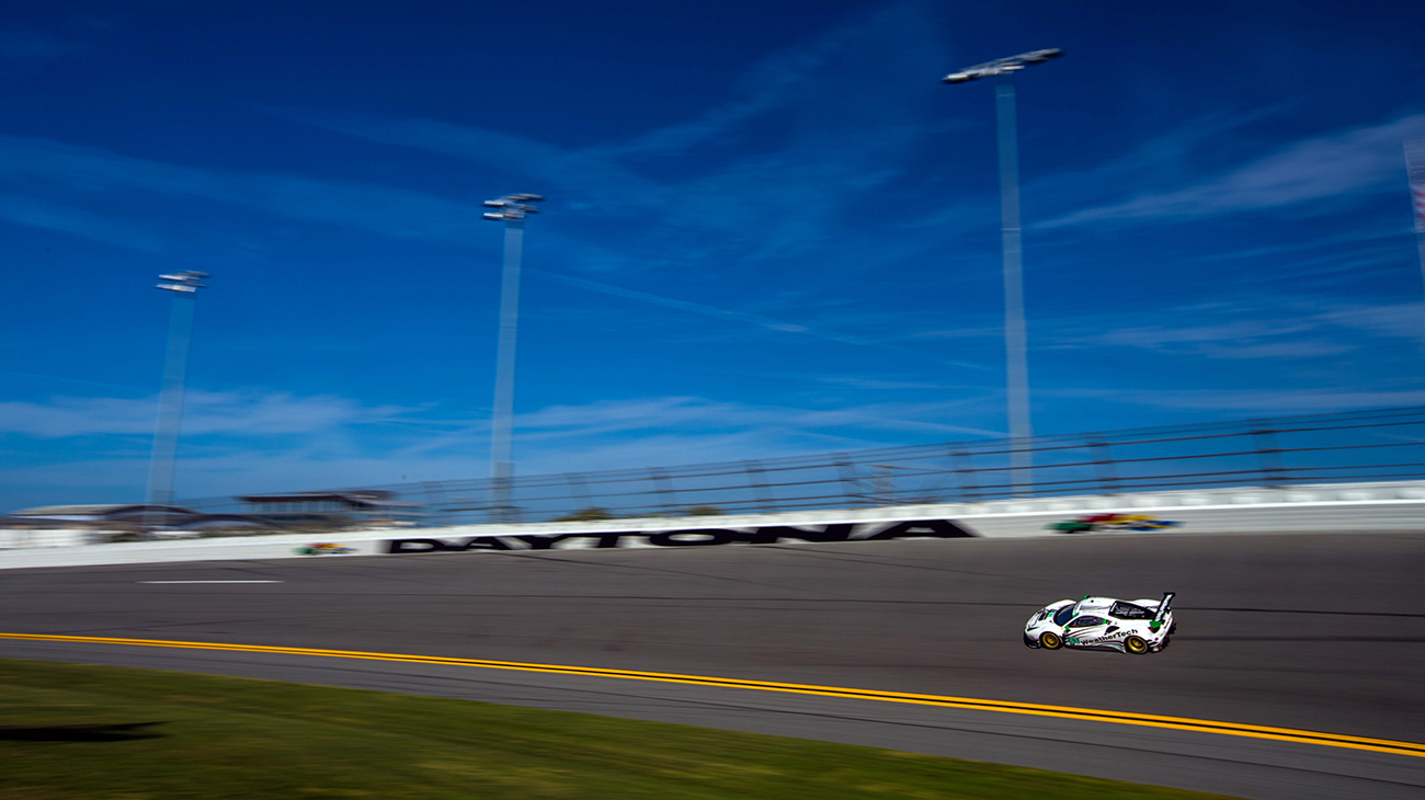 The 58th edition of the 24 Hours of Daytona, the opening round of the IMSA series, closed with the 488 GT3 Evo 2020 of Scuderia Corsa in seventh place in the GTD class, while in the GTLM class the 488 GTE of Risi Competizione was forced to retire just over an hour before the end due to a tyre explosion that damaged the bodywork.