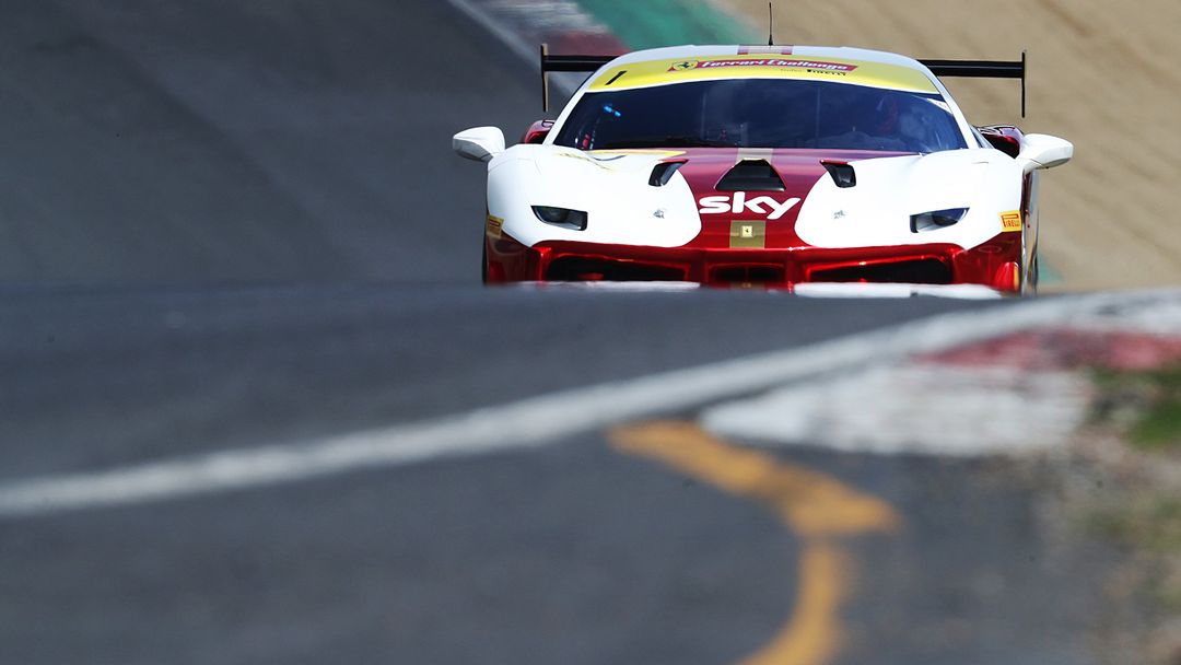 Alex Moss, Ferrari Challenge Driver - Ferrari.com