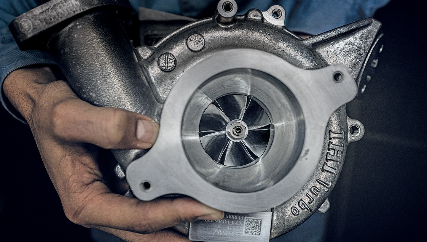 フエラリーターボーエンジンを制作する.fuji ドラツクにてF40と同タイム