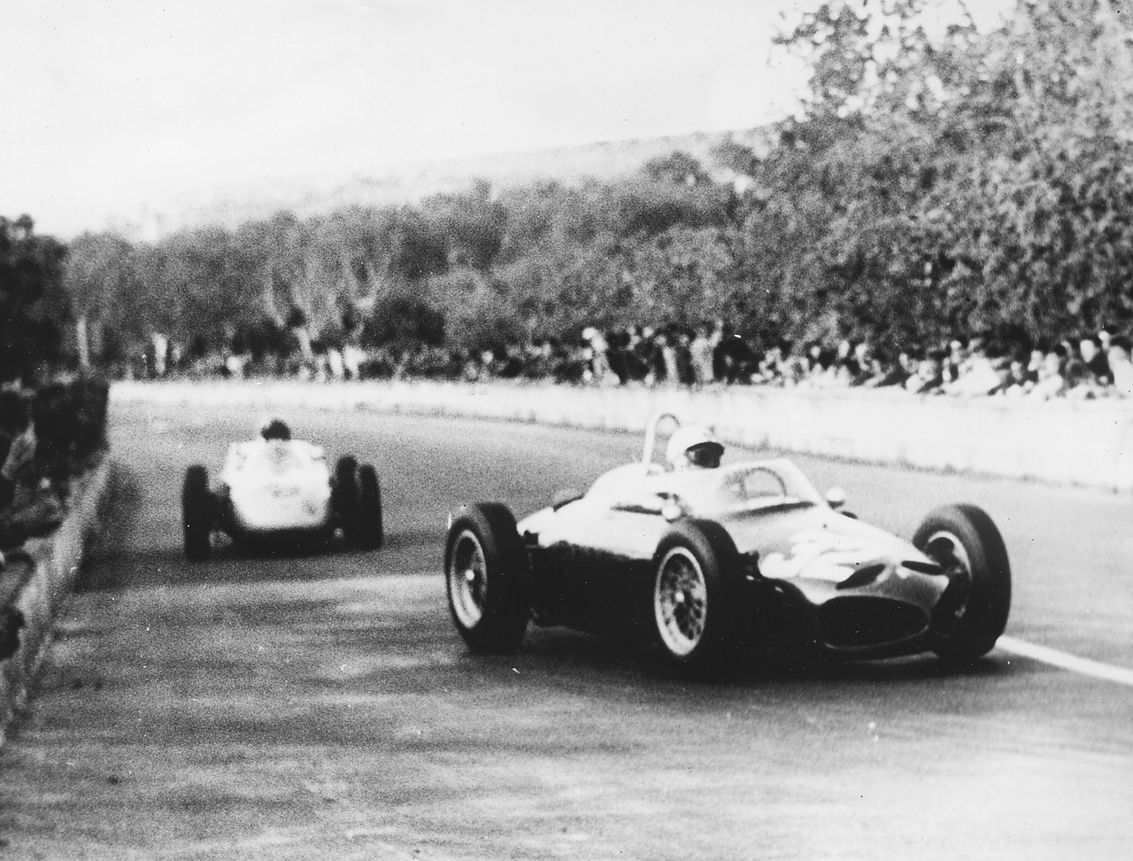 ALTAVELOCIDAD F1: COLECCION La Historia FERRARI en F1