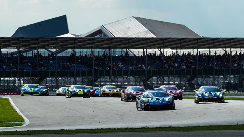 Swift secures another win in the Trofeo Pirelli class, with de Meeus taking his first win in the Coppa Shell class, in a thrilling day of action played out in front of crowds at Silverstone.

