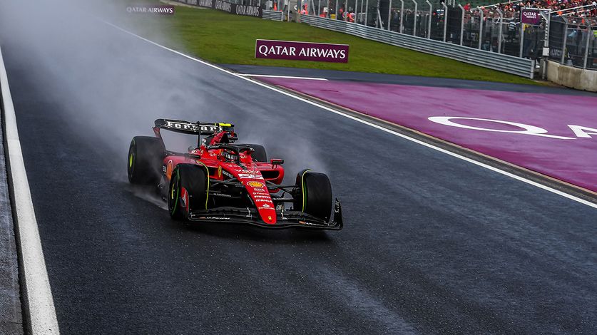 The Sprint Shootout at Spa-Francorchamps gets underway with a 35 minute delay because of rain. The track is wet, everyone is on Intermediate tyres. Air temperature is 16 degrees, the track is 23.