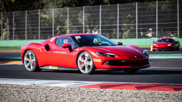 Official Driving Courses - Ferrari.com