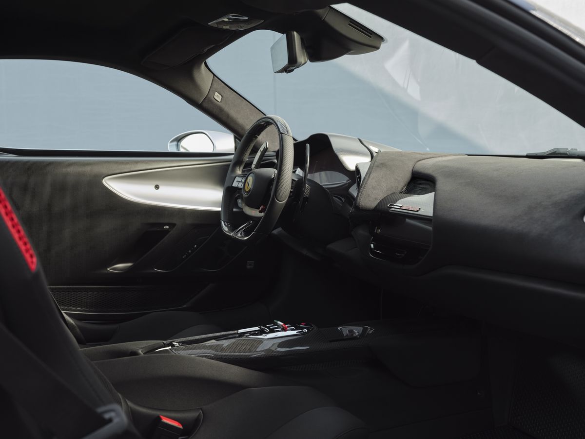 El interior y la continuidad del concepto One-Off